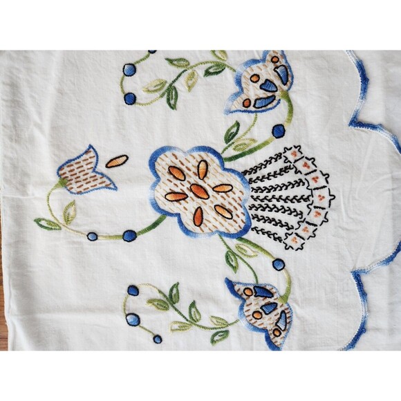 Embroided Pillowcases, Edged With Tatting, Pair 20 X 26 - Picture 2 of 4